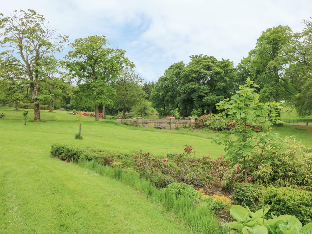Gate Lodge West Calder 外观 照片