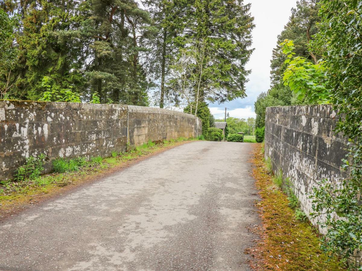 Gate Lodge West Calder 外观 照片